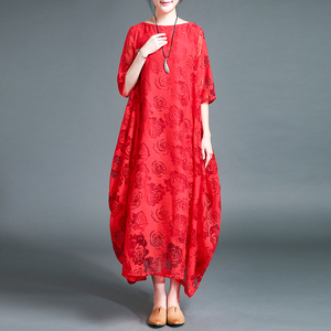 蕾丝连衣裙女春夏2024新款民族风长裙品牌超仙气复古宽松红色袍子