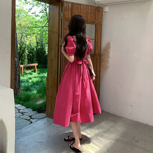 法式方V领火龙果色系带收腰连衣裙女夏季新款别致泡泡袖气质长裙