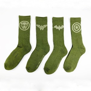 欧美男士运动中筒袜子个性军绿色蝙蝠美队透气潮流长筒毛圈棉质袜
