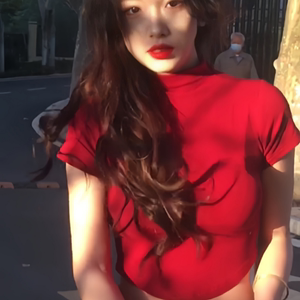 辣妹紧身针织短袖T恤女夏季红色半高领收腰显瘦打底衫短款上衣潮
