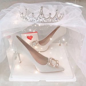 新款学生高跟鞋性感十八岁公主珍珠鞋女细跟尖头单鞋伴娘礼服婚鞋