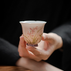 夏禾茶具纯手绘兰花主人杯手工陶瓷花口茶杯家用品茗杯聚香闻香杯