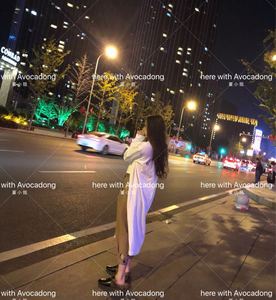 Avocadong春季新款字母刺绣白色卫衣外套女潮设计感小心
