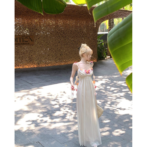 法式花朵吊带连衣裙女夏季新款小众设计感度假醋酸长裙仙女纱裙子