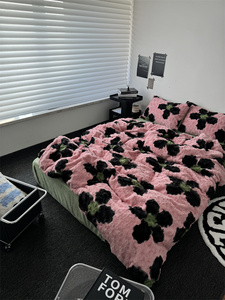 卧室里面的小花花 玫瑰兔兔绒四件套牛奶绒床单被套床上用品1.8