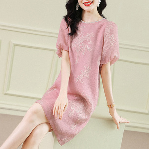夏季2023新款直筒宽松显瘦粉色高端精致品牌雪纺刺绣泡泡袖连衣裙