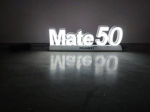 华为MATE50桌面发光字苹果14台面字 华为落地字5G手机立牌 小米发