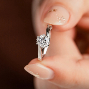 IGI培育钻石戒指扭臂款雪花合成钻石CVD戒经典结婚订婚钻戒托定制