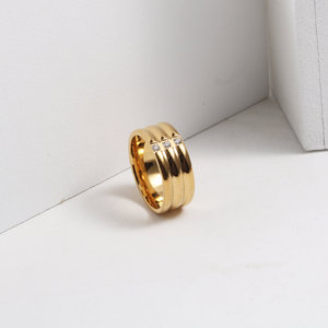 欧美时尚个性宽版夸张弧面镶三钻戒指指环钛钢镀18K金饰品夜店风