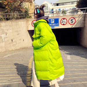 荧光绿棉服女2021年冬装新款流行棉衣女中长款过膝韩版面包服外套