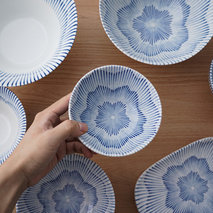 日本釉下彩简约陶瓷家用清新樱花日式餐具碗盘碟组合沙拉碗斗笠碗