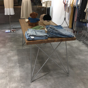 北欧服装流水台服装店展示桌中岛台实木展示台落地展示架定制桌子