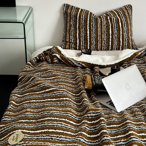 条纹卡拉羊驼绒毛毯 保暖加厚加绒盖毯午睡毯办公室毯子秋冬季