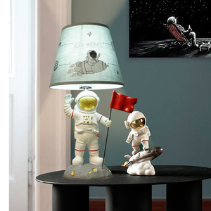 宇航员台灯儿童房灯男孩卧室床头房间灯北欧卡通现代太空人小台灯