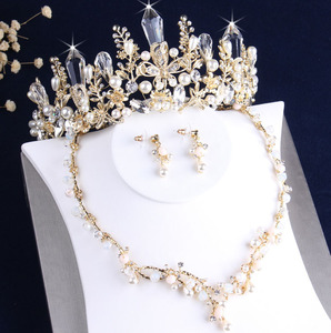 高端水晶新娘婚纱套链 2024新款浅金色欧式大皇冠项链耳环三件套