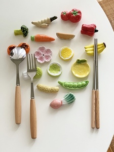 九运良品 可爱ins蔬菜水果筷子托餐桌摆件釉下彩陶瓷筷子架筷子枕