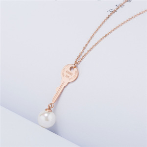 韩版钥匙吊珍珠钛钢项链女 新款时尚镀玫瑰金锁骨链项饰