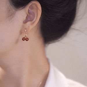 Fannashi梵娜诗红樱桃石榴石耳环女纯银针耳钉小众设计高级感耳饰
