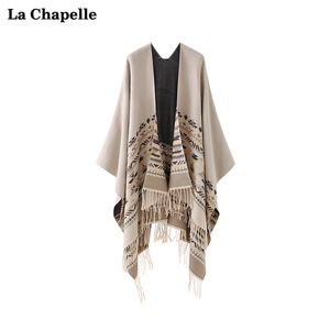 拉夏贝尔/La Chapelle卡其色几何三角图案流苏下摆针织披肩女围巾