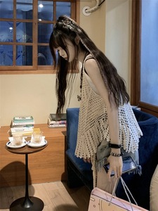 kumikumi甜辣妹钩花镂空针织衫女春季新款无袖叠穿罩衫不规则上衣