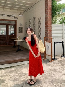 kumikumi复古红色波点吊带裙女夏季新款纯欲包臀裙修身A字连衣裙