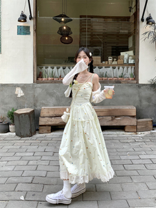 kumikumi温柔风套装女白色防晒开衫外套夏季碎花吊带连衣裙两件套