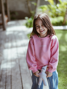 史豌豆儿童粉色字母印花卫衣2024春季新款女童圆领洋气长袖上衣