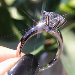福大生钻戒女正品1.5克拉VVS  DE色定制钻石婚戒铂金六爪钻石戒指