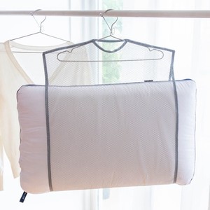 日式家用晒枕头神器抱枕专用晾晒网兜多功能室外阳台窗户晾衣架子