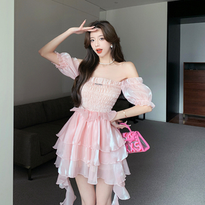 粉色蛋糕裙2024夏季装新款甜美一字领露肩蓬蓬公主裙抹胸连衣裙女