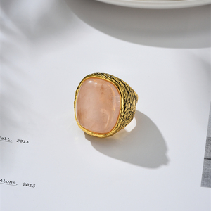粉色水晶宝石戒指女法式小众设计师冷淡风复古链条编织宽版指环