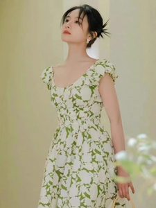 TUXEE李兰迪同款绿色印花雪纺方领露肩长裙夏季超仙收腰连衣裙女