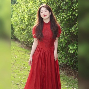 今年流行爆款裙子红色法式复古高端精致连衣裙女夏赫本超仙订婚服