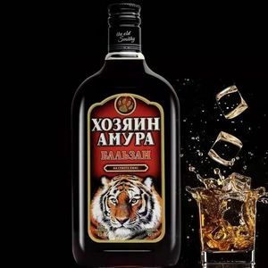 俄罗斯进口小虎酒虎酒阿穆尔虎鹿熊酒配制滋补酒男士滋补酒伏特加
