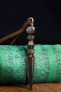 尼泊尔藏传包浆天铁玄铁手工敲打錾刻老法器金刚杵橛文玩杂项收藏