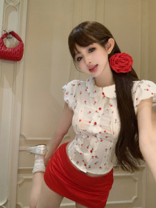 樱桃印花娃娃领短袖衬衫女装夏季修身韩系甜美设计感短款白色上衣