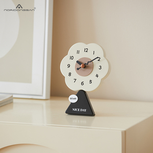 屋准奶油风客厅桌面创意时钟摆件现代简约装饰个性座钟摆放式钟表