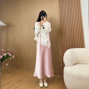 粉色鱼尾半身裙韩系甜美减龄套装女春夏款米色蕾丝打底衫两件套