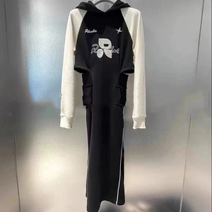 芮范蒂REVAN2023年冬季新款镂空长袖卫衣连衣裙款女RN91101130