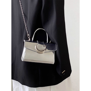 银色包包女2024夏新款今年流行小众设计感链条方形漆皮手提斜挎包