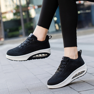 老北京布鞋女品牌黑色运动鞋女款2024新款摇摇鞋内增高厚底休闲鞋