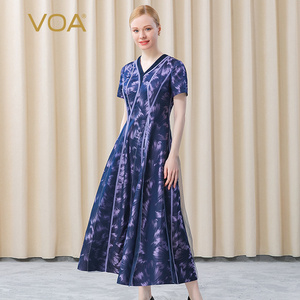 VOA真丝色织提花23姆米塔克褶拼接V领高腰大摆文艺短袖连衣裙