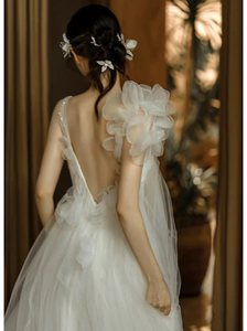 法式轻婚纱新娘2024新款出门纱小个子礼服在逃公主婚纱晨袍旅拍女