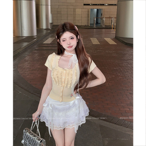 韩系温柔风奶黄色木耳边短袖上衣女夏季甜美减龄收腰显瘦蛋糕短裙