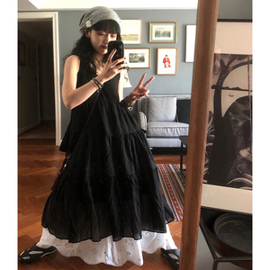 法式黑色赫本风吊带连衣裙2023新款设计感拼接撞色蕾丝镂空蛋糕裙