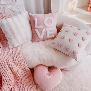 爱心毛绒粉色抱枕ins沙发客厅床头公主风靠垫床上飘窗少女心靠枕