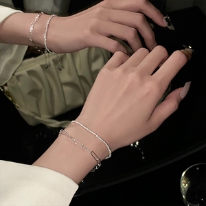 银色素圈手链女夏ins小众设计时尚简约手绳气质冷淡波光粼粼手饰