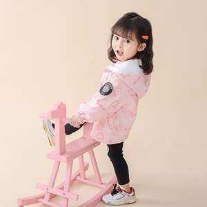 巴­拉巴­拉女韩版童满印小熊爱心连帽外套春季2024新款儿童洋气女