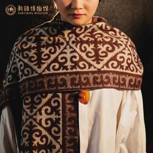 新疆博物馆哈族纹样羊毛绒披肩围巾母亲节生日礼物送妈妈长辈礼品