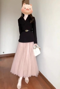 高级感名媛气质小香风黑色西装短外套配粉色半身裙两件套装女春季